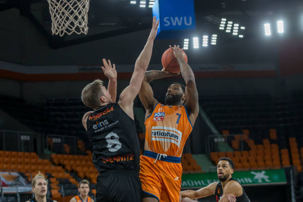 与英超存在 与英超存在