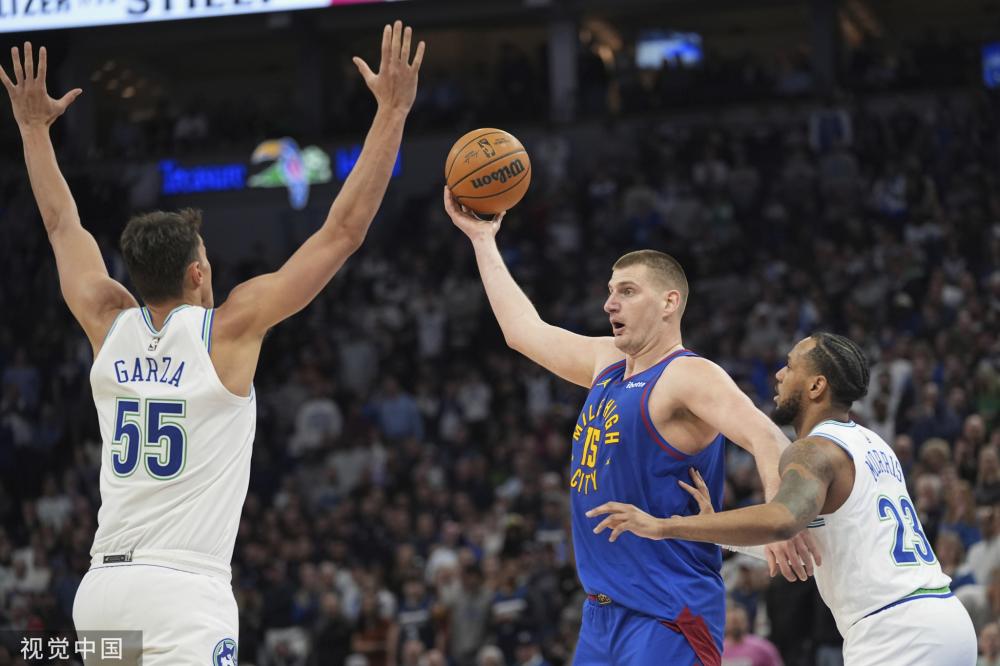 阿迪达斯与 阿迪达斯与